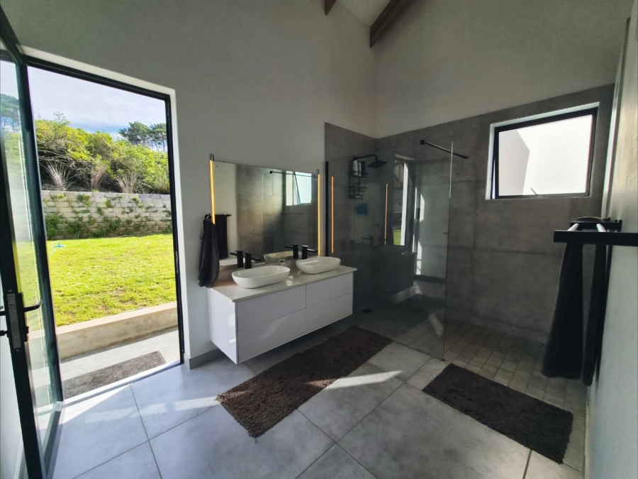 2 Bedroom Property for Sale in Stilbaai Wes Western Cape